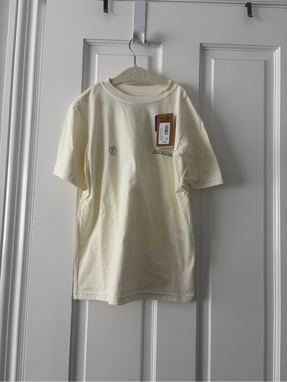 NWT Patagonia T-Shirt Kids
xs (5-6)